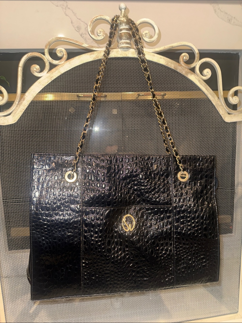 St. John Black Croc-Embossed Chain Shoulder Bag with Gold Hardware - Picture 2 of 13